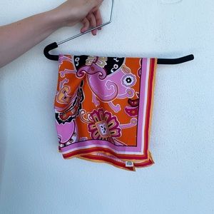 Beautiful scarf for numerous occasions